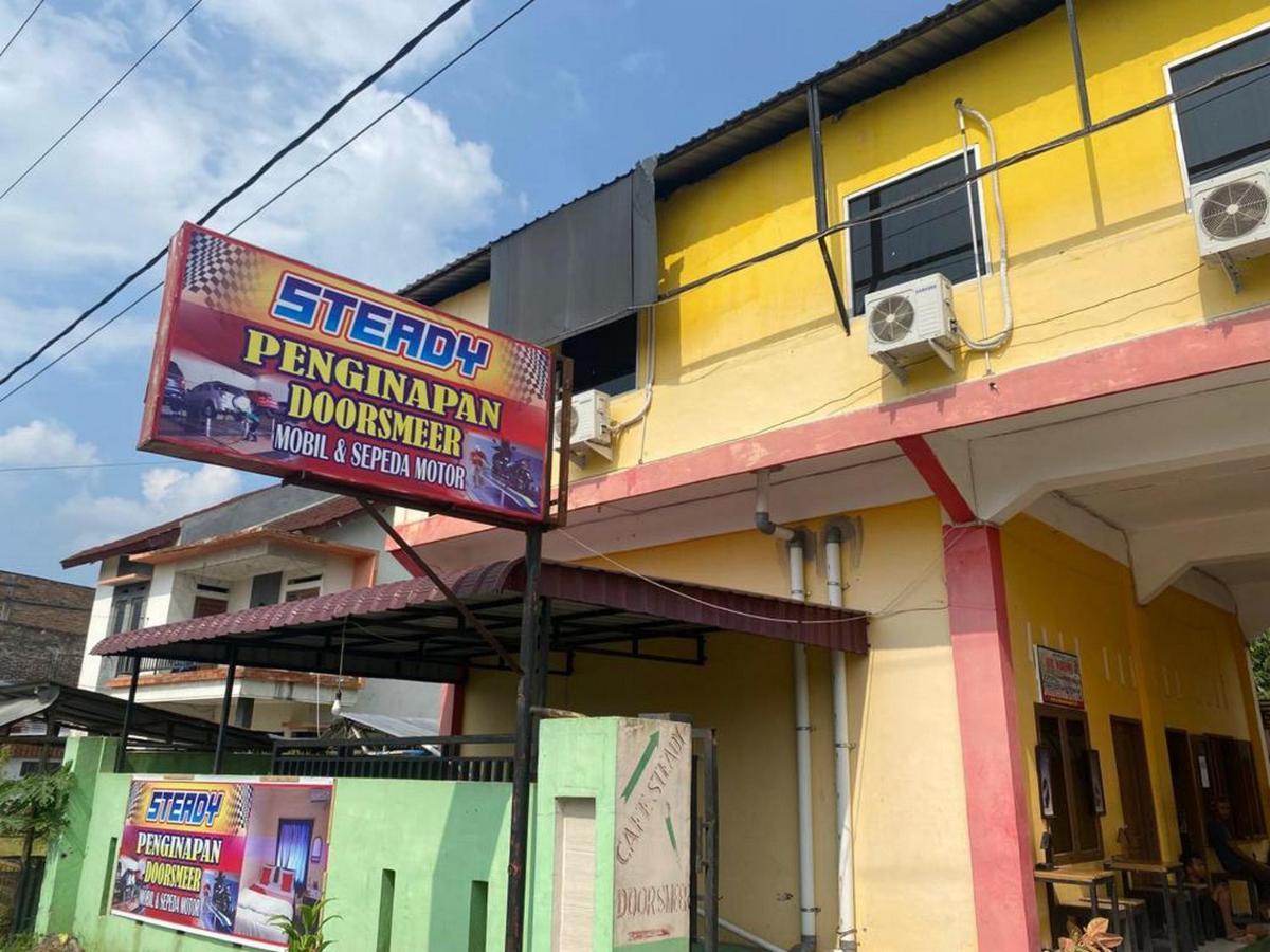 Penginapan Steady Mitra Reddoorz Pematang Siantar Eksteriør bilde