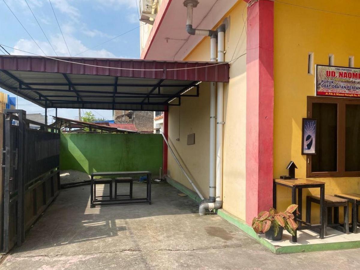 Penginapan Steady Mitra Reddoorz Pematang Siantar Eksteriør bilde